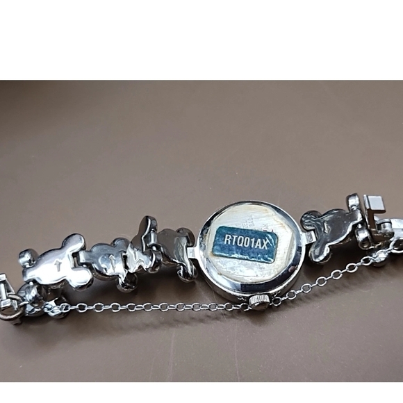 Lorus Disney Silver Mickey Mouse Watch & Case - Picture 3 of 7